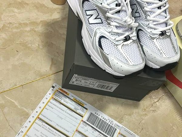 Verpackte Bestellung mit Originalkarton vor Versand