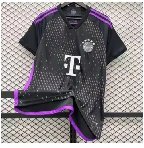 football T-shirt (40 CP) 2